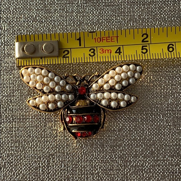 Gucci style Bee brooch - Picture 9 of 11